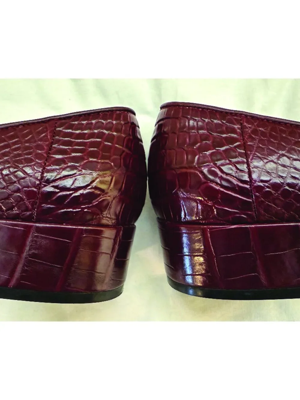 Chanel Alligator CC Mocassins Loafers Size 38 Burgundy